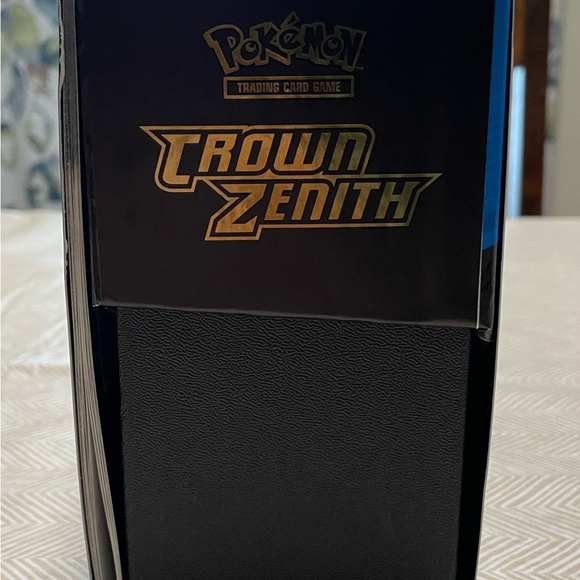 Pokemon Crown Zenith Trainer Box ETB NO PACKS - Picture 7 of 8